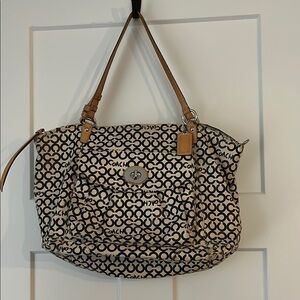 Coach authentic vintage purse. Good condition.